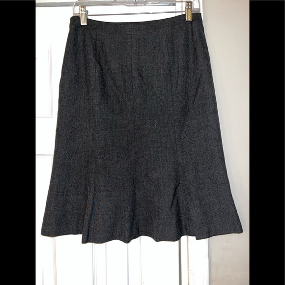 “Gave to Petra” LOFT Gray Skirt, Size 2 Tall - Picture 2 of 3